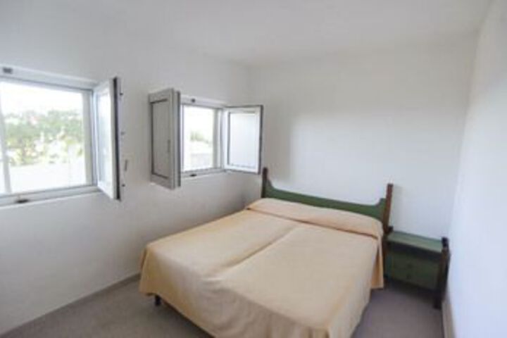 Room 9 of 26