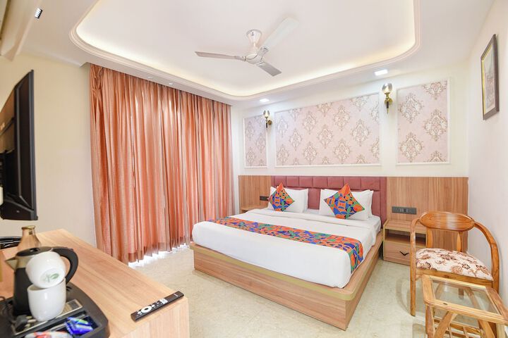 Room 25 of 47