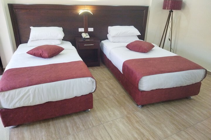 Room 6 of 19