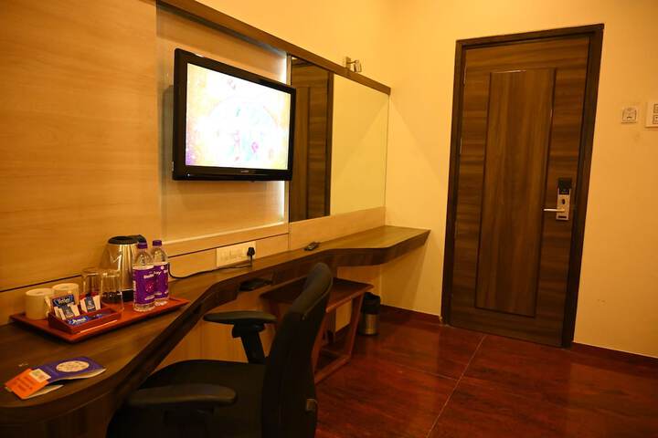 Room 9 of 19