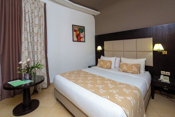 Room 8 of 30