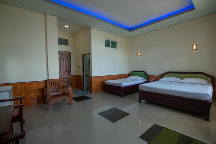 Room 28 of 61