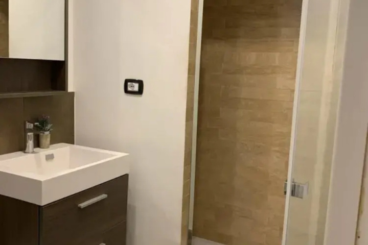 Room 7 of 8