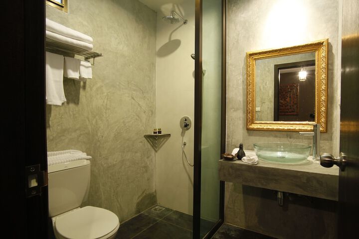 Room 51 of 65