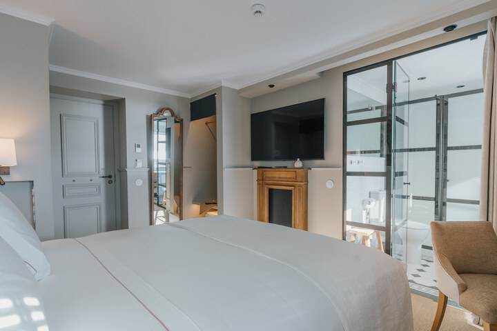 Room 20 of 132