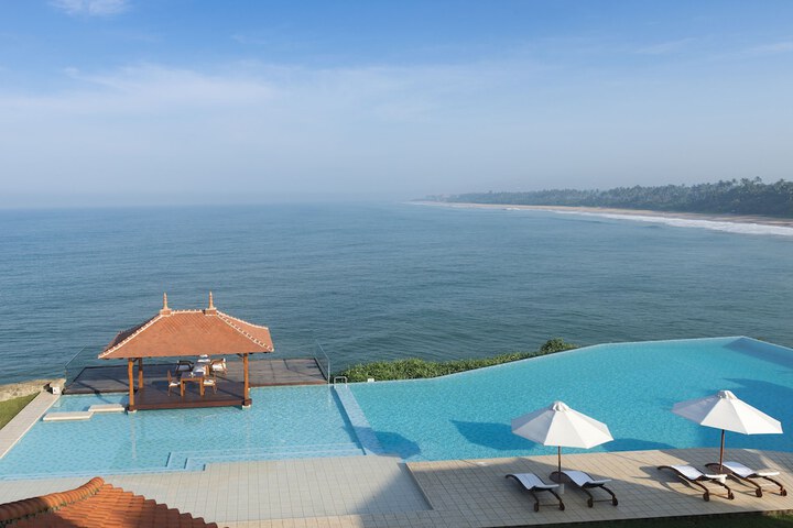 Hotel Pool