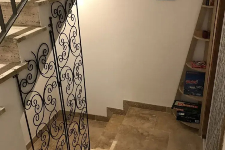 Room 15 of 26