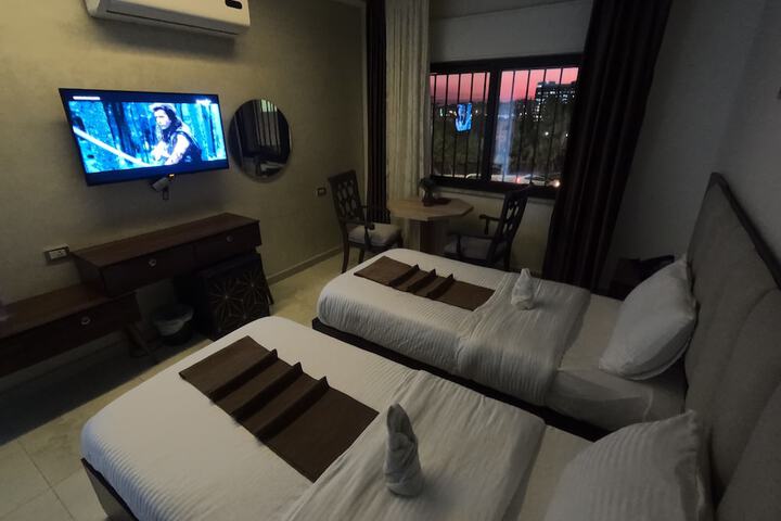Room 17 of 38