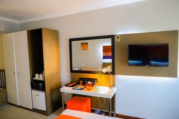 Room 27 of 57