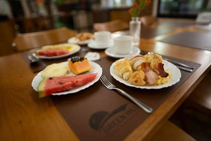 Breakfast/Coffee Service 105 of 112