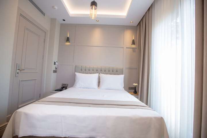 Room 8 of 36