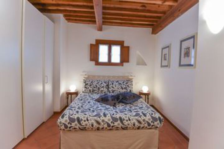 Room 4 of 23