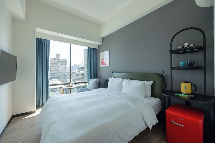 Room 10 of 31