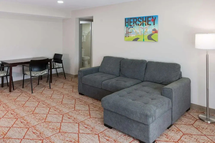 Room 11 of 21