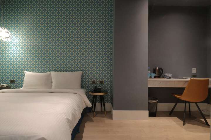 Room 5 of 49