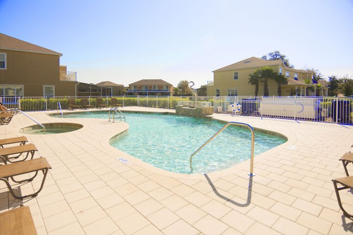 Pool 45 of 49