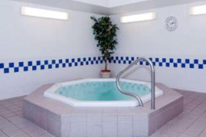 Hot tub