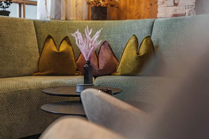 Lounge 162 of 181