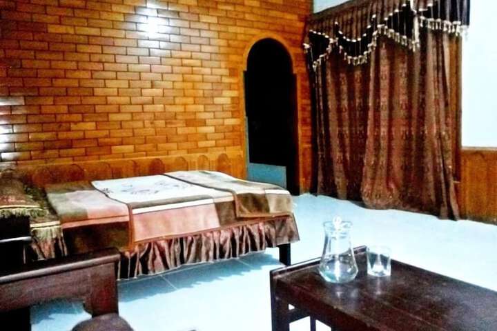 Room 14 of 20