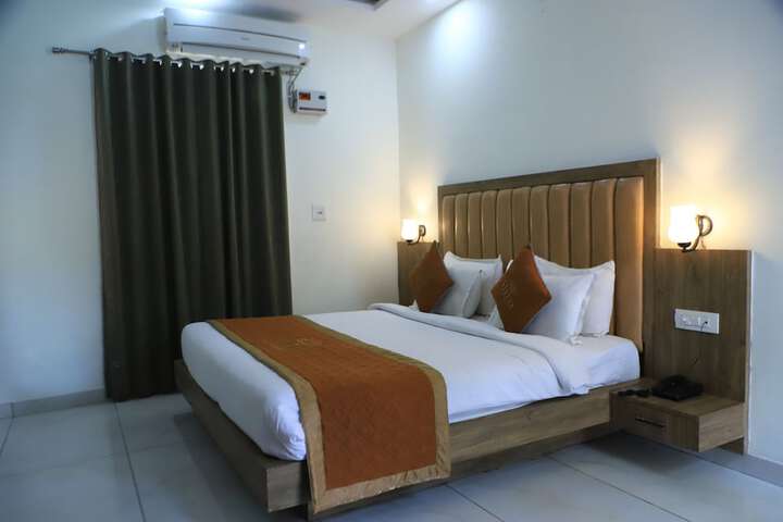 Room 21 of 178