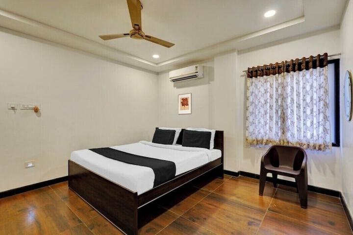Room 4 of 14
