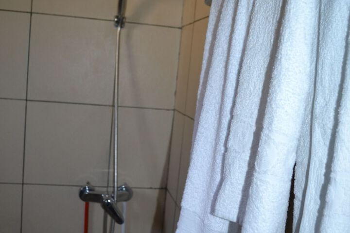 Room 10 of 20