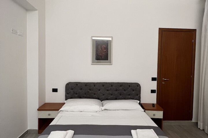 Room 2 of 9