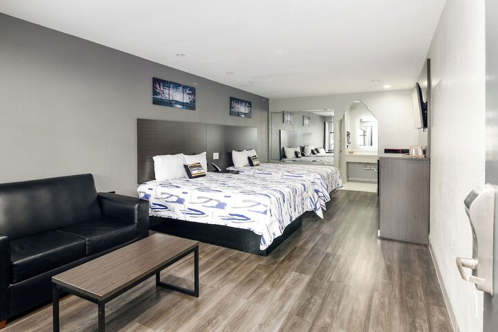 Room 16 of 51