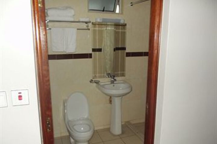 Room 7 of 25