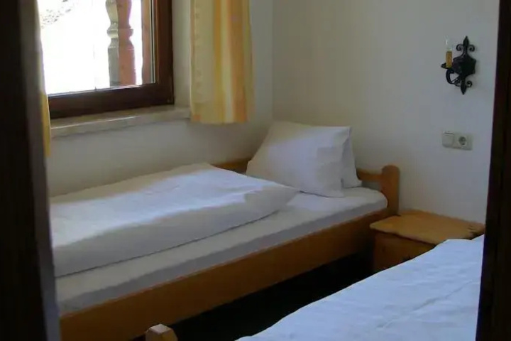 Room 2 of 23