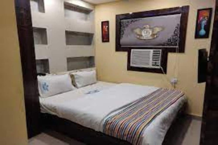 Room 5 of 19