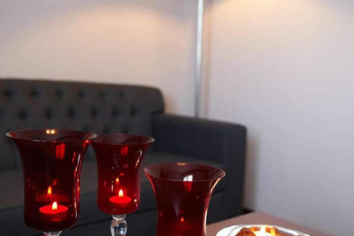 Lounge 34 of 47