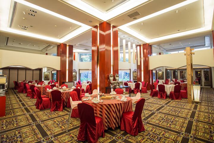 Dining 136 of 145