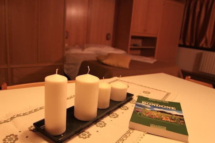 Room 3 of 46