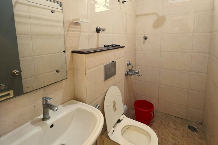 Room 14 of 29