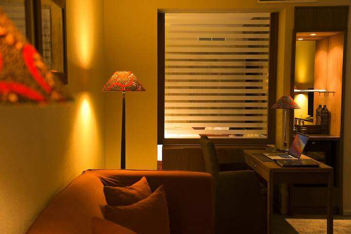 Room 23 of 87