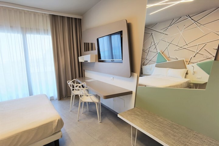 Room 26 of 60