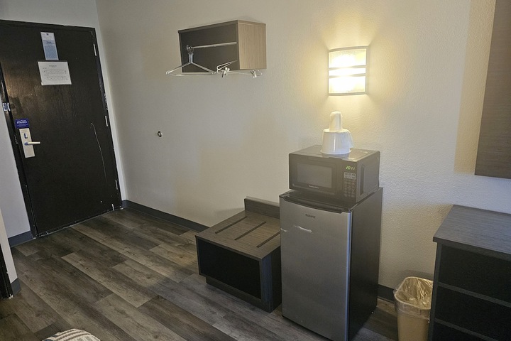 Room 6 of 40