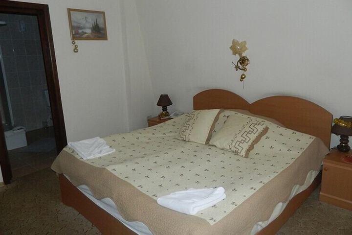 Room 5 of 87