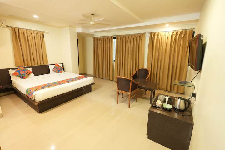 Room 3 of 8
