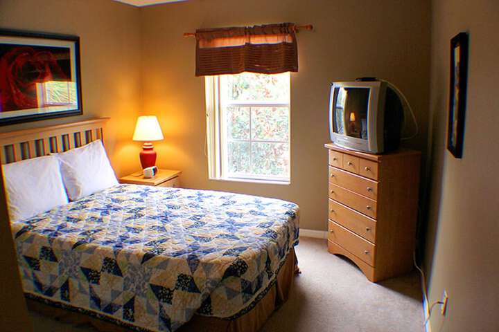 Room 4 of 12