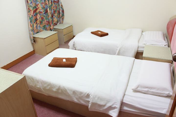 Room 21 of 270