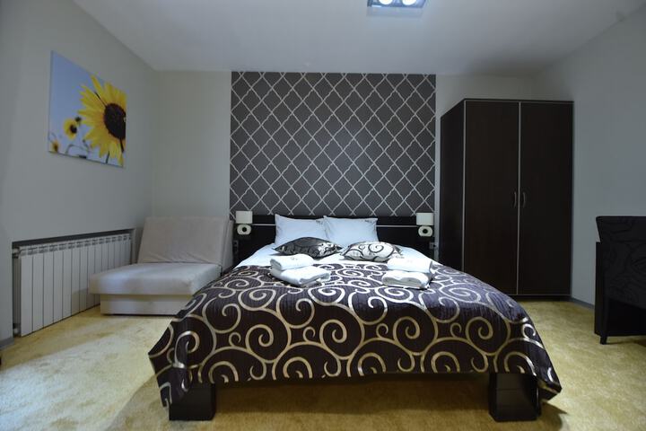 Room 14 of 27