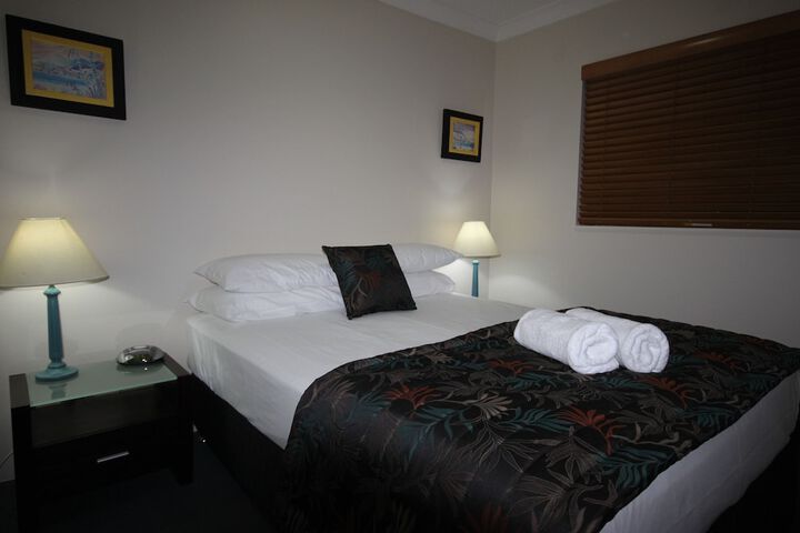 Room 2 of 71