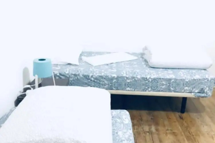 Room 3 of 28