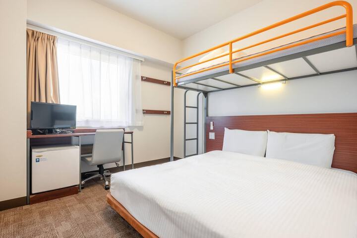Room 6 of 34