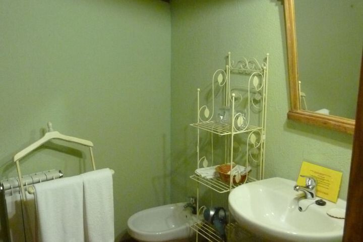 Room 3 of 3