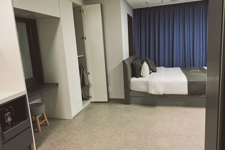 Room 31 of 65