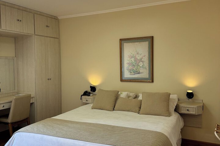 Room 42 of 95