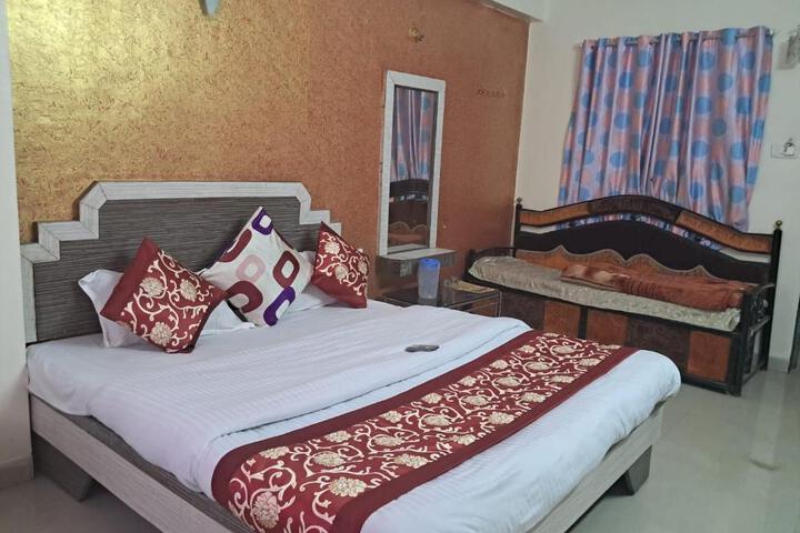 Hotel Sai Raj Residency